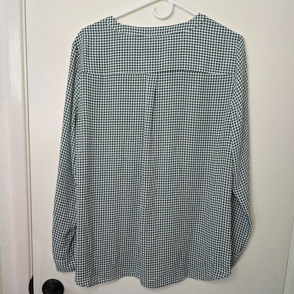 Talbots Houndstooth Pattern Green & White Button Down Blouse - Picture 4 of 8
